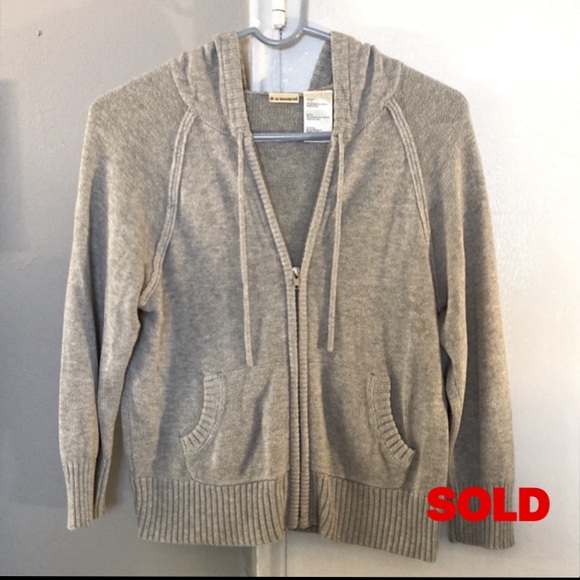 No Boundaries Sweaters - Super Cute & Comfy Gray Zip Up Crop Sweater w/ Hood & Pockets Size Large
